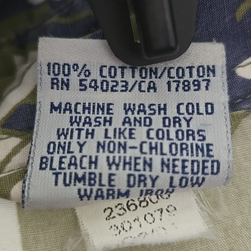 Old Navy Green and Blue Patterned Men's Shirt - Picture 7 of 9